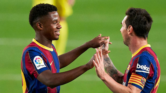 Kế thừa chiếc áo số 10 từ huyền thoại Lionel Messi, Ansu Fati đang cho thấy nó “quá khổ” với anh