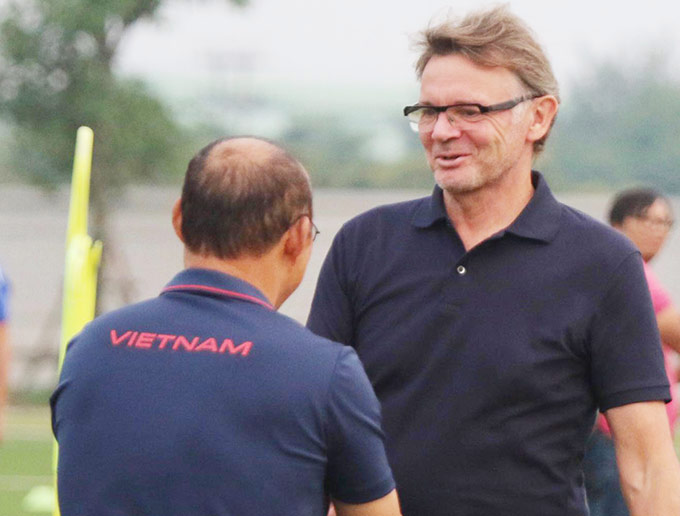 HLV Troussier đặt niềm tin vào lứa cầu thủ 10x của bóng đá Việt Nam 