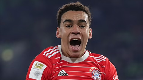 Sao trẻ Bayern được ví với Kaka sau trận thắng PSG