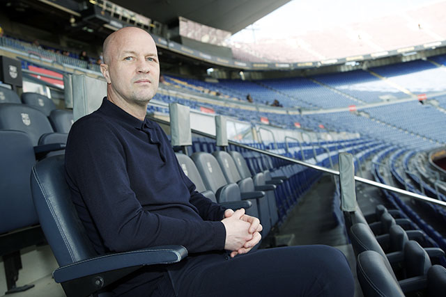 Jordi Cruyff cho rằng cả Barca lẫn M.U sẽ gặp nhiều khó khăn trong trận cầu tối nay