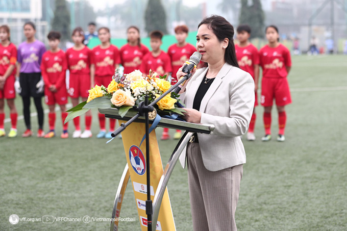 Bà Nguyễn Thanh Hà – Phó Tổng Thư ký, Trưởng BTC giải phát biểu khai mạc giải.