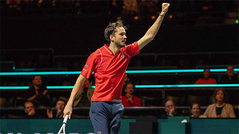 Daniil Medvedev lần thứ hai vào bán kết Rotterdam Open