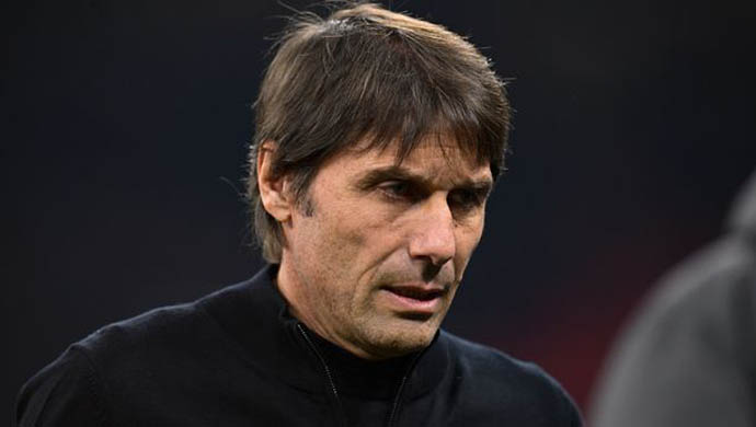 Conte không kịp tham gia chỉ đạo trận đại chiến với Chelsea