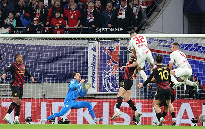 Gvardiol ấn định tỷ số hòa 1-1 cho RB Leipzig
