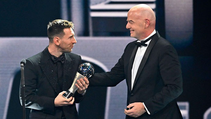 Messi cảm ơn tất cả...trừ PSG khi giành giải The Best 2022