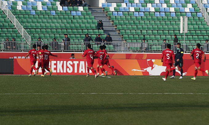 Ngay ở phút thứ 6, Quốc Việt đã ghi bàn thắng với cú sút xa hiểm hóc ngoài vòng cấm 