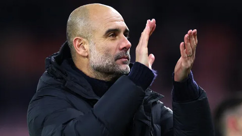 Pep khẳng định Man City đừng nên nghĩ tới cú ăn ba