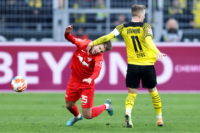 Lợi thế sân nhà sẽ giúp Dortmund của Marco Reus (phải) vượt qua đối thủ “cứng đầu” RB Leipzig