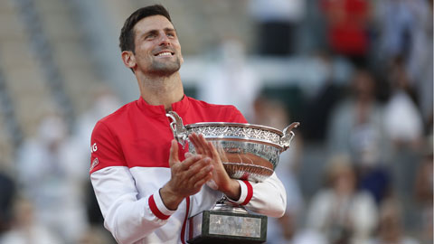 Novak Djokovic & nỗ lực nhập cảnh vào Mỹ: 'Chuông nguyện hồn ai'