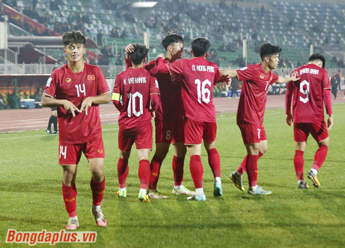 Sau 9 năm, U20 Việt Nam mới có 1 cầu thủ ghi 2 bàn ở một VCK U20 châu Á. Trước đó là Hoàng Thanh Tùng ở giải U19 châu Á 2014 