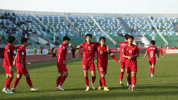 Văn Khang (số 10) ghi bàn cho U23 Việt Nam. Ảnh: Phan Hồng