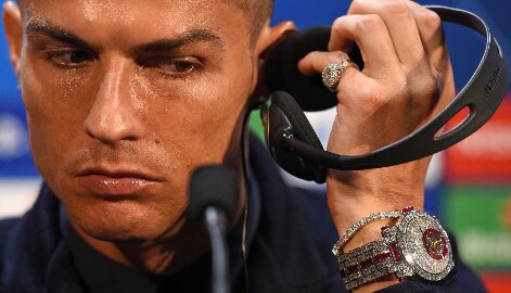 Ronaldo đeo 2 triệu USD trên tay vẫn lép vế trong giới chơi đồng hồ khủng