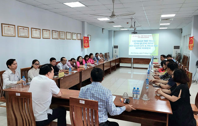 Toàn cảnh buổi giao lưu trao đổi kinh nghiệm giữa Sở VH-TT và DL tỉnh Bình Dương với đoàn công tác tỉnh Quảng Ninh