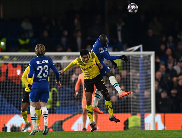 Trung vệ Koulibaly (bìa phải) thi đấu dũng mãnh và hiệu quả trong trận Chelsea thắng Dortmund mới đây