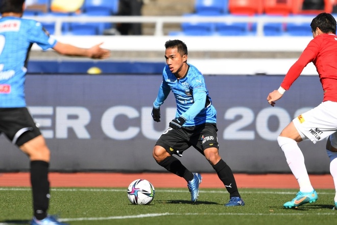 Chanathip ghi bàn trong lần hiếm hoi được trao cơ hội ở J.League Cup 