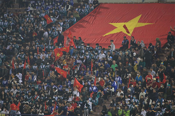 Rất nhiều CĐV đã đến sân để cổ vũ cho các cô gái U20 Việt Nam trong trận đấu quyết định này