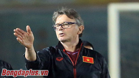 HLV Troussier làm chuyện chưa từng có tiền lệ ở U23 Việt Nam