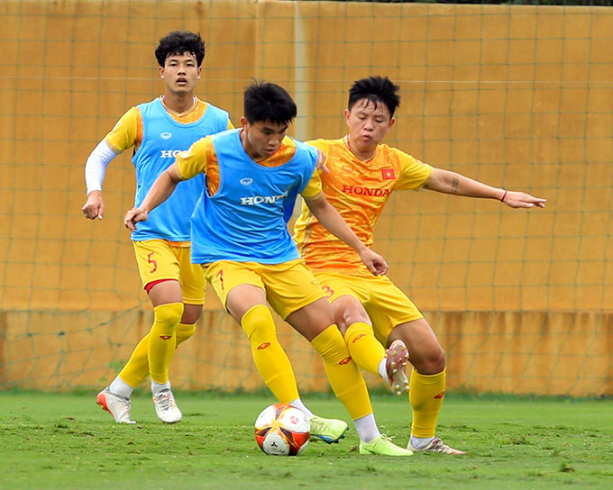 Lương Duy Cương hay Tiến Long là những trung vệ hàng đầu của U23 Việt Nam hiện tại 