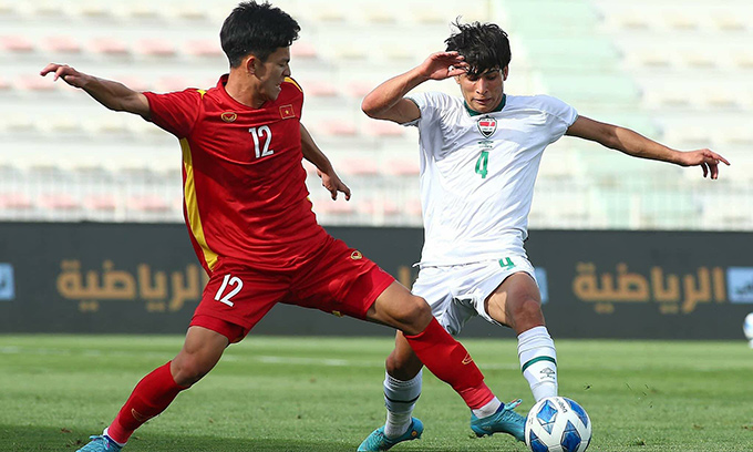 Phan Tuấn Tài (số 12) từng cùng U23 Việt Nam đấu U23 Iraq năm ngoái 
