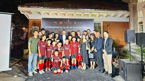 Văn Quyết dự lễ ra mắt Học viện bóng đá Milan ở Việt Nam