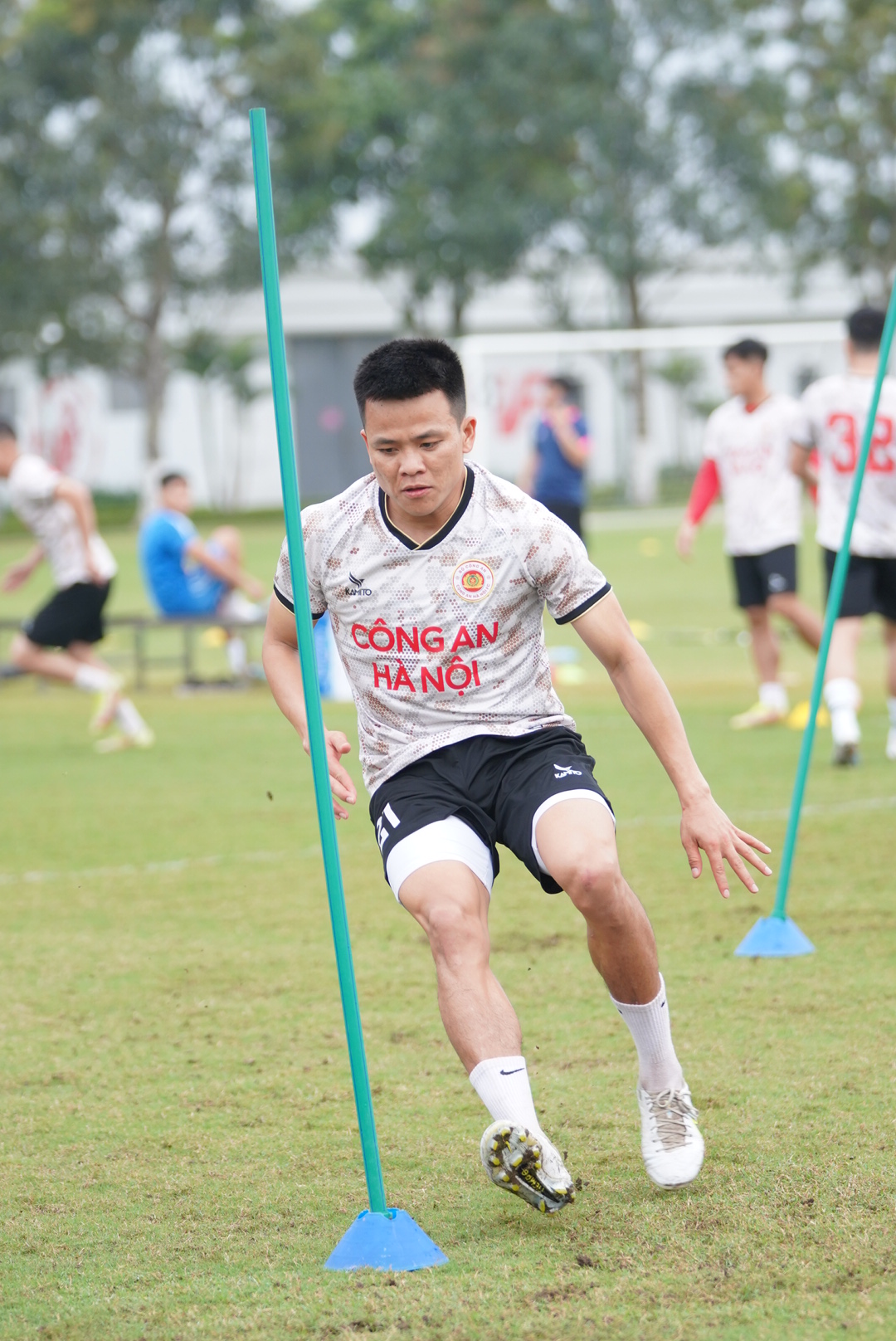 Tiền vệ Phạm Văn Luân được Công An Hà Nội đăng ký vào danh sách thi đấu Cúp QG 2023 - Ảnh: CAHN FC 