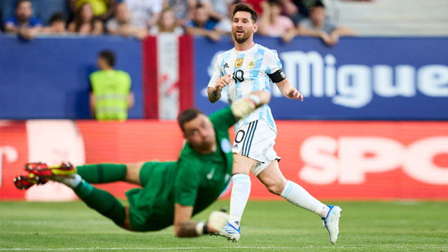 Messi đã ghi 98 bàn thắng sau 172 trận khoác áo ĐT Argentina