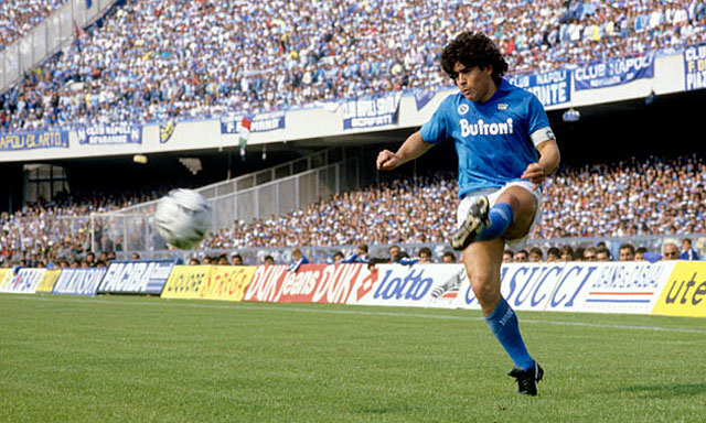 LĐBĐ Italia đã quyết định chọn nơi Diego Maradona từng tung hoành là sân nhà để tiếp đón ĐT Anh và những CĐV nổi tiếng  hung hãn của họ