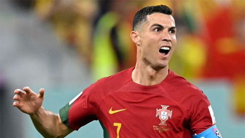 CĐV đòi tước bàn thắng của Cancelo, trao cho Ronaldo hoàn tất cú hat-trick