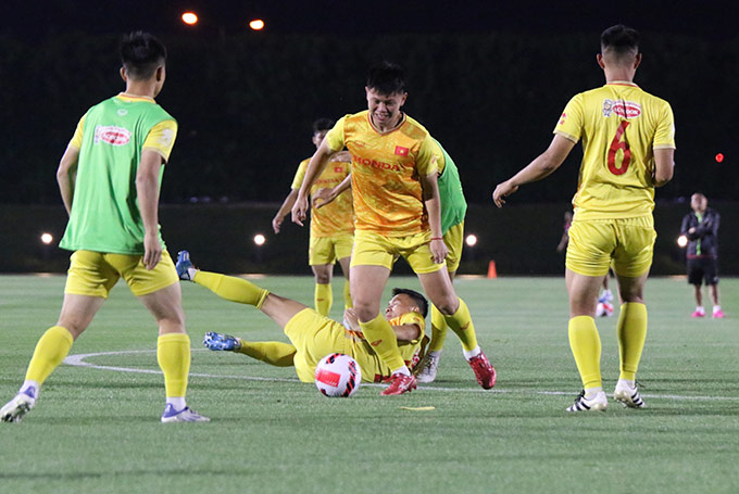 Vũ Tiến Long không thể tham gia trận đấu giữa U23 Việt Nam và U23 UAE vì án treo giò - Ảnh: VFF 