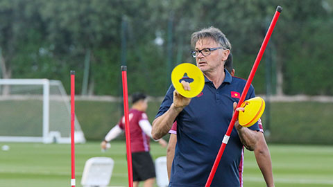 HLV Philippe Troussier: 'U23 Việt Nam sẽ tiến bộ hơn nữa'