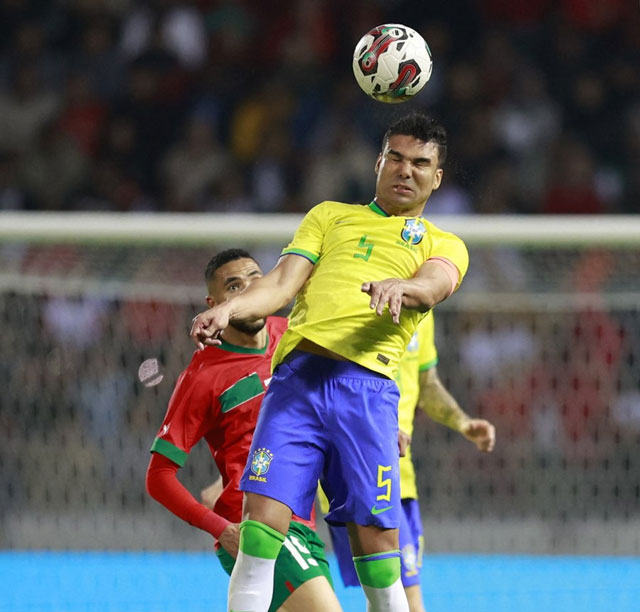 Casemiro ghi bàn ngay trong trận đầu đeo băng thủ quân ĐT Brazil