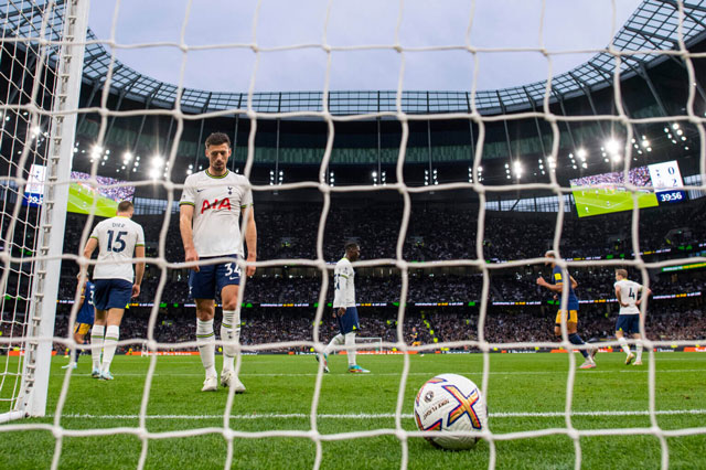 Mùa này, Tottenham đã có những trận thua tệ hại như 1-2 trước Newcastle