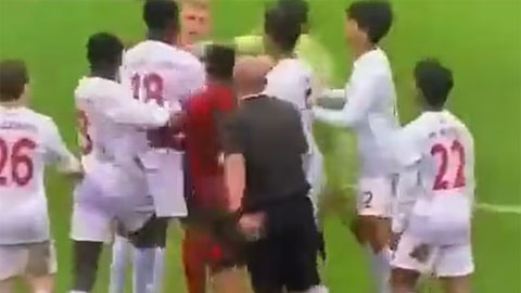 Đội trẻ Indonesia ẩu đả khi đá giao hữu với đội trẻ Bournemouth