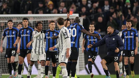 Lukaku nhận thẻ đỏ vì khiêu khích fan Juventus