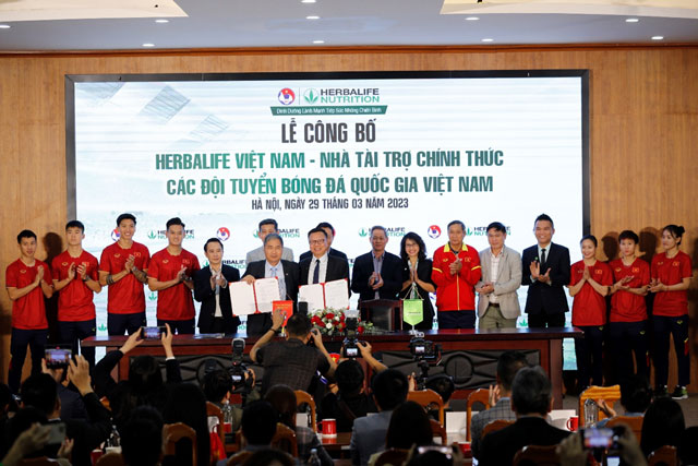 Ngày 29/3 vừa qua, lễ công bố Herbalife Việt Nam trở thành nhà tài trợ chính thức cho các Đội Tuyển Bóng đá Quốc gia Việt Nam đã chính thức diễn ra tại trụ sở LĐBĐVN