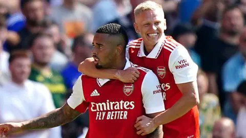Cặp ‘tì hưu’ Zinchenko - Jesus đang hút danh hiệu cho Arsenal  