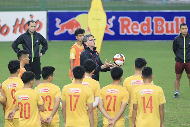U22 Việt Nam sẽ triệu tập 28 cầu thủ để chọn 23 người đi SEA Games 32 - Ảnh: ĐỨC CƯỜNG