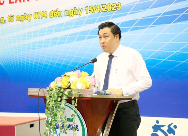 Ông Cao Văn Chóng - PGĐ Sở VHTTDL tỉnh Bình Dương – Trưởng Ban Tổ chức phát biểu khai mạc giải