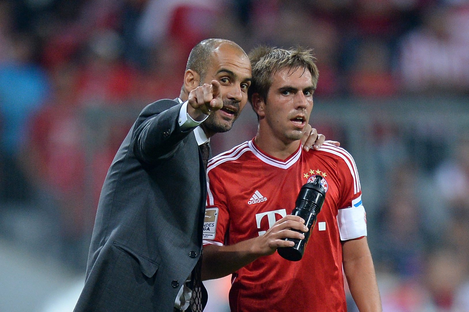 Phillip Lahm ở Bayern đã khiến cho phương pháp luân chuyển hậu vệ cánh vào trong của Guardiola trở nên nổi tiếng.