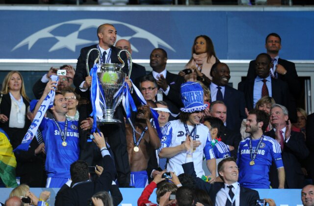 Chelsea từng vô địch Champions League với một HLV tạm quyền là Roberto Di Matteo