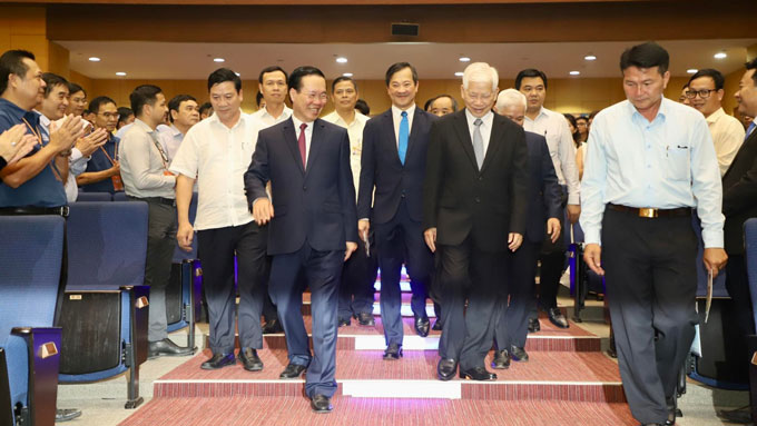 Chủ tịch nước Võ Văn Thưởng và Nguyên Chủ tịch nước Nguyễn Minh Triết cùng các đại biểu tham dự Lễ kỷ niệm