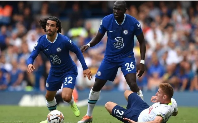 Hàng thủ đang gặp vấn đề của Chelsea càng khó khăn khi mất Koulibaly.