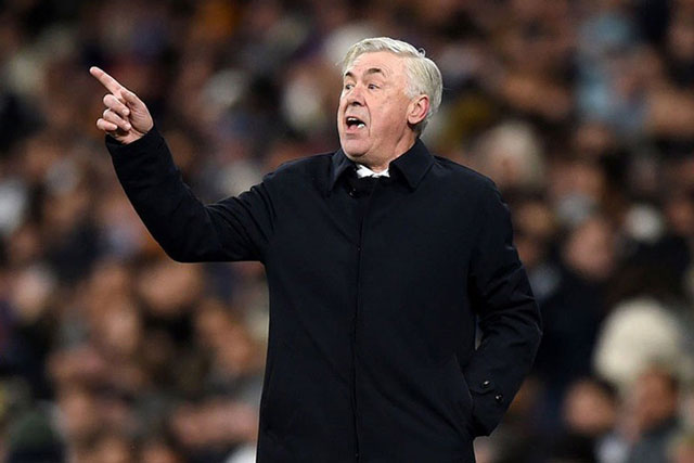 Ancelotti gây bão khi 'đá xoáy' Premier League