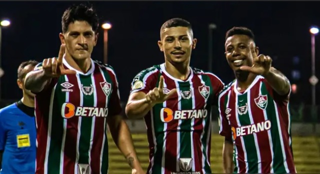 Fluminense sẵn sàng đè bẹp The Strongest!