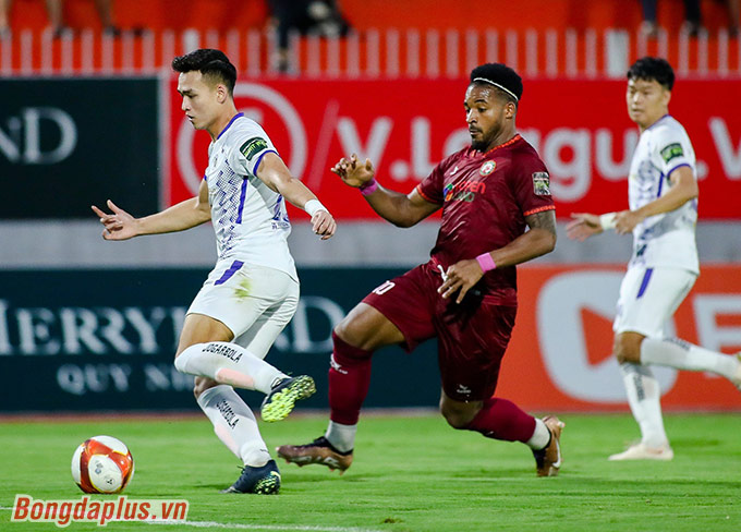 Rafaelson trở thành cơn ác mộng của Hà Nội FC - Ảnh: Quốc An 