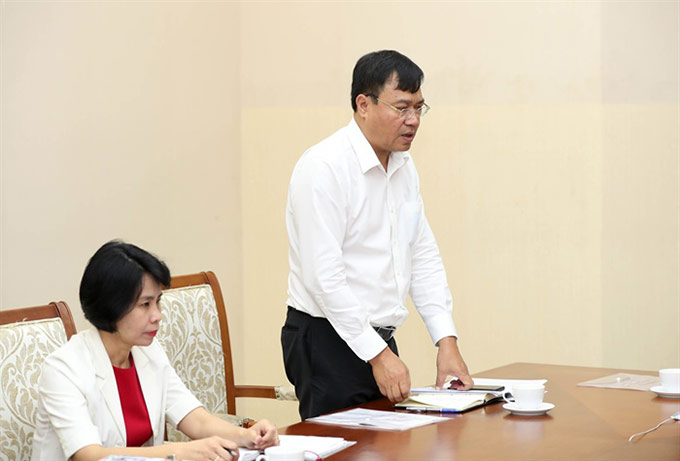 Tổng cục trưởng Tổng cục TDTT Đặng Hà Việt báo cáo tại buổi làm việc - Báo Văn hóa 
