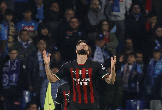 Giroud ghi bàn thắng giúp Milan mở ra chiến thẵng chung cuộc trước Napoli