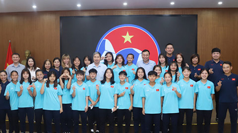 Chủ tịch VFF động viên U17 nữ Việt Nam trước vòng loại U17 nữ châu Á 2023