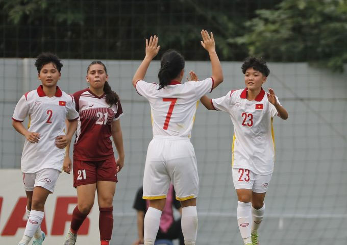 U17 nữ Việt Nam dễ dàng ghi 5 bàn thắng vào lưới Palestine