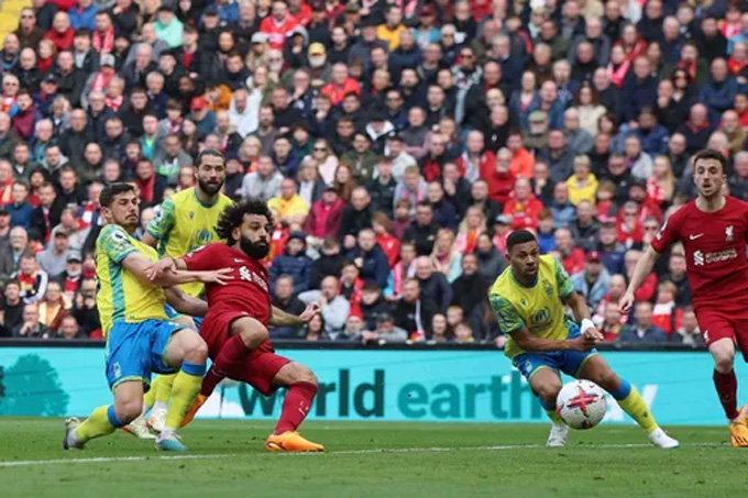 Salah ấn định thắng lợi 3-2 cho Liverpool